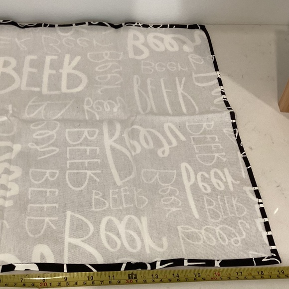 NEW Set of 2 Black & White Beer/ Wine pattern kitchen / bar area towels 19x19” - Picture 10 of 11